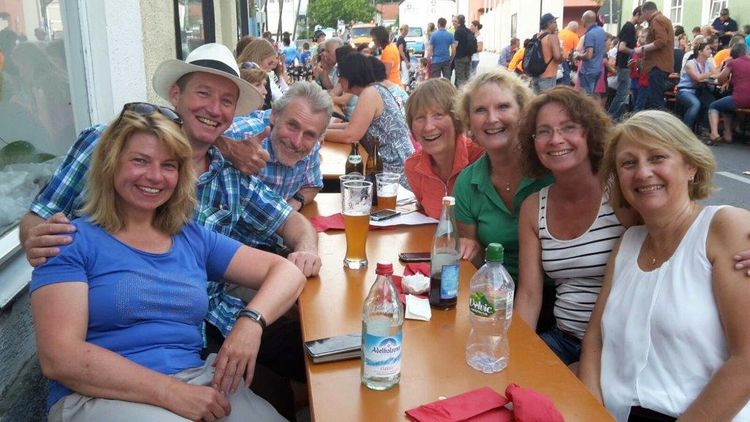 2016 die gluecklichen von Lauf10 mit Trainern